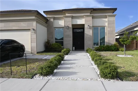 1311 E Danielle Avenue
