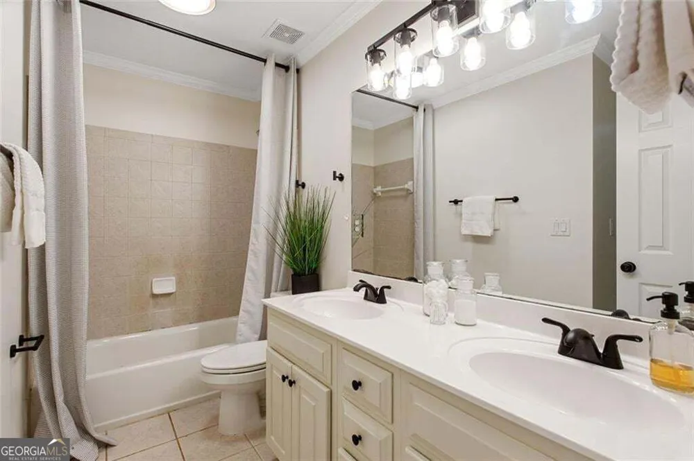 5202 Forest View TRL SE Mableton, GA 30126