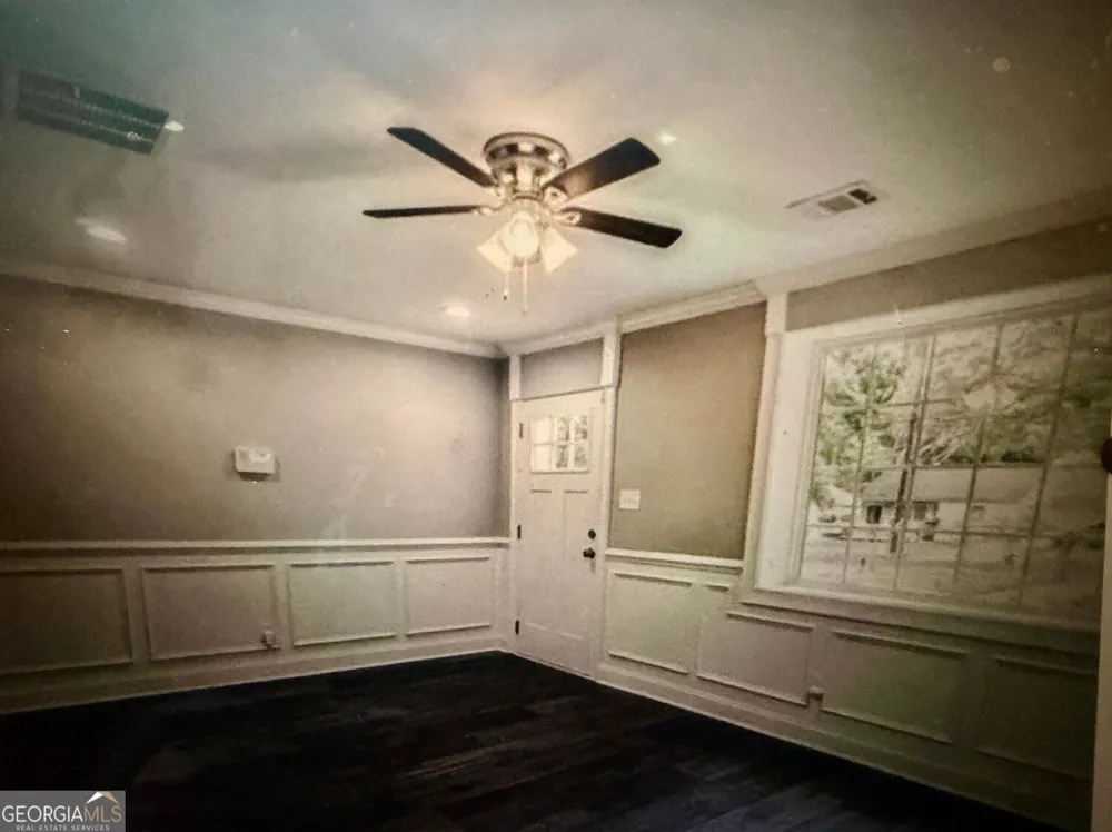 1375 Graymont DR Atlanta, GA 30310
