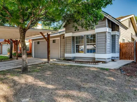 3936 Heritage Hill