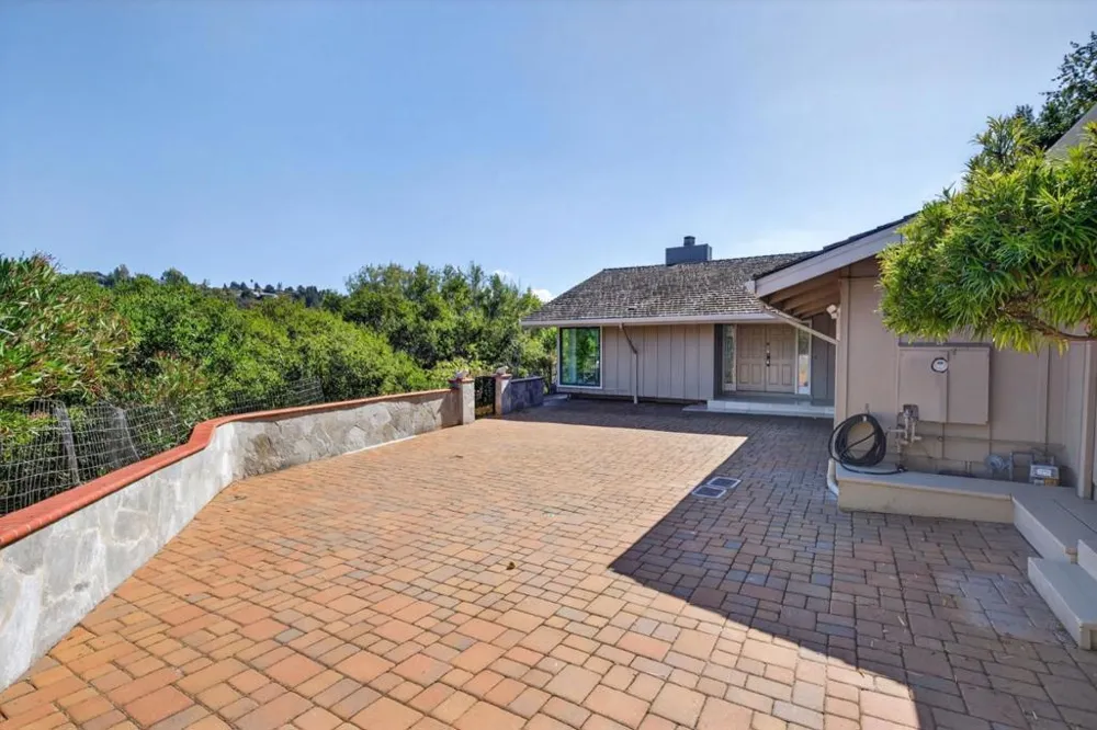 30 Bluebell Lane Hillsborough, CA 94010