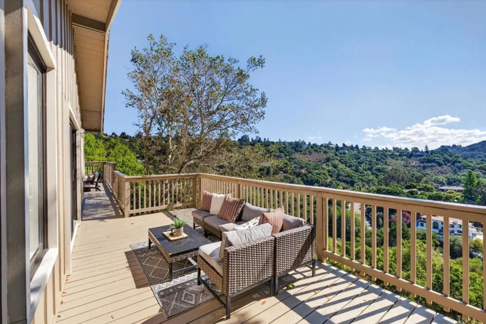 30 Bluebell Lane Hillsborough, CA 94010