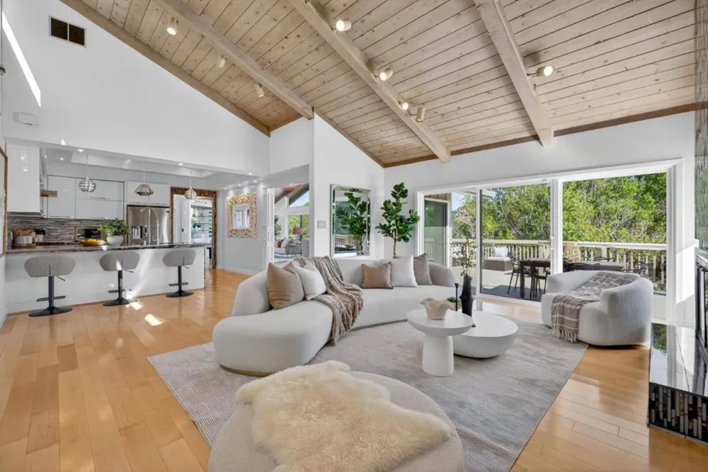 30 Bluebell Lane Hillsborough, CA 94010