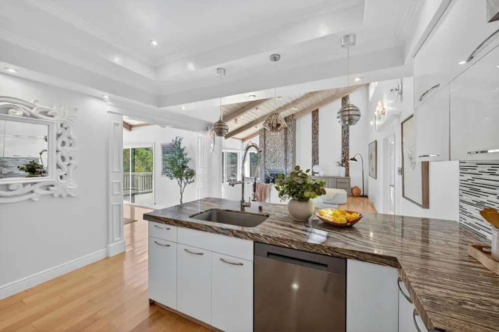 30 Bluebell Lane Hillsborough, CA 94010