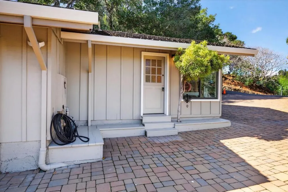 30 Bluebell Lane Hillsborough, CA 94010
