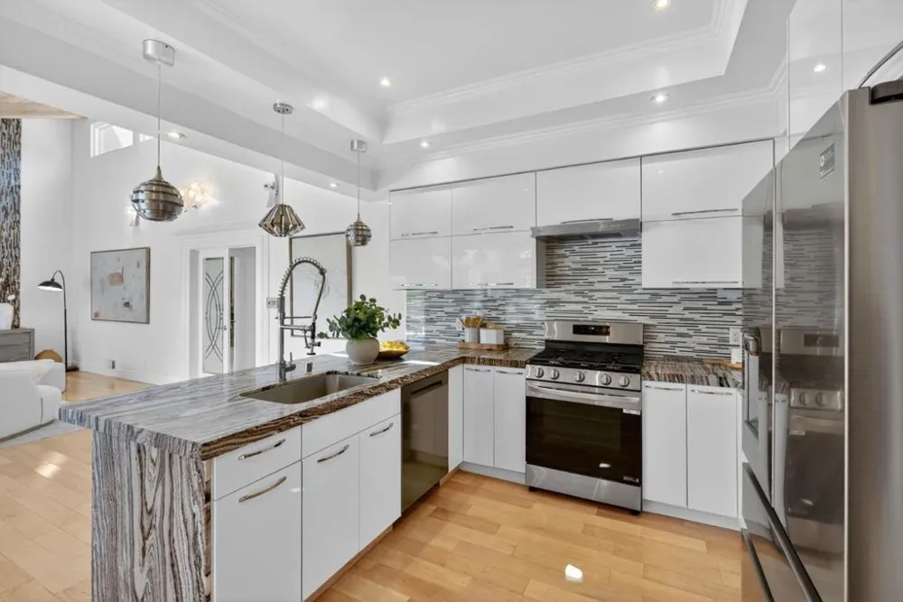 30 Bluebell Lane Hillsborough, CA 94010