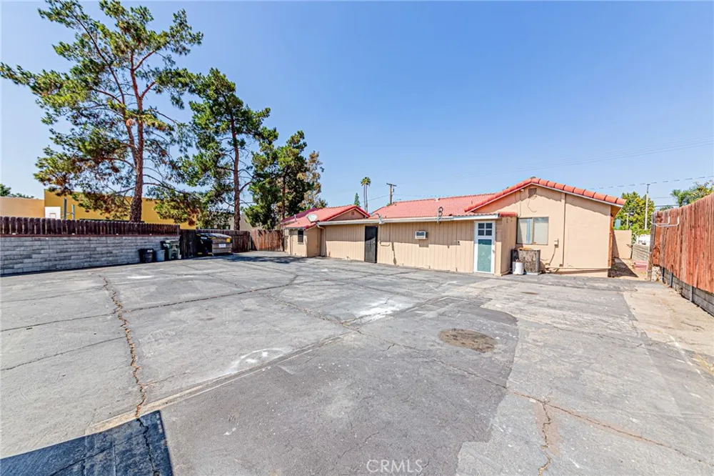 5430 Arlington Avenue Riverside, CA 92504