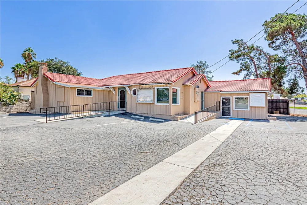 5430 Arlington Avenue Riverside, CA 92504