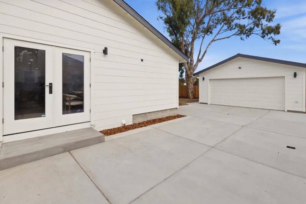 1565 Mira Mar Avenue Seaside, CA 93955