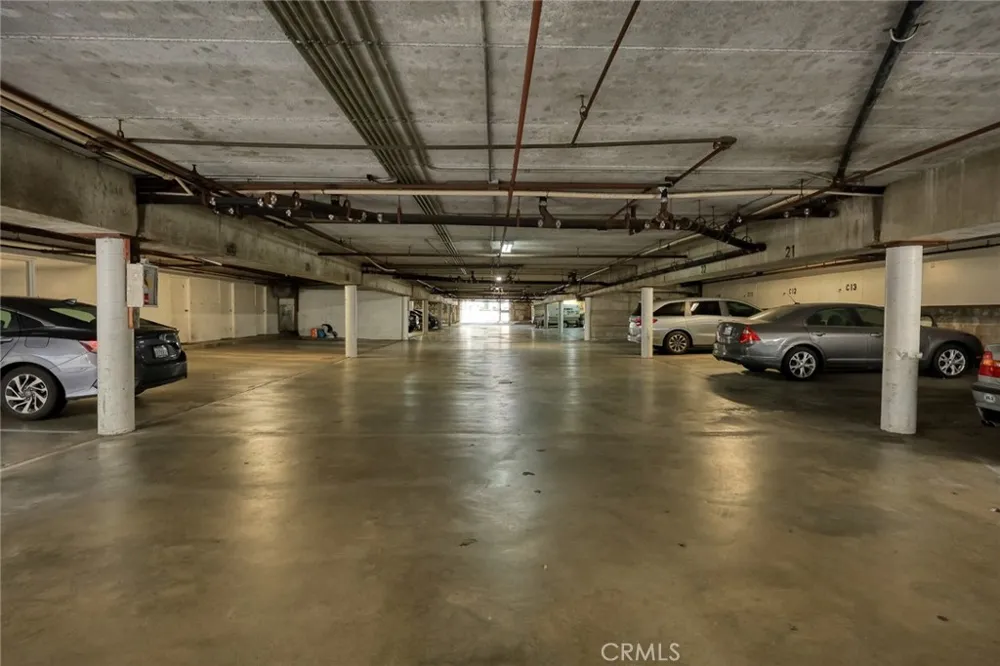 333 Riverdale Drive #14 Glendale, CA 91204