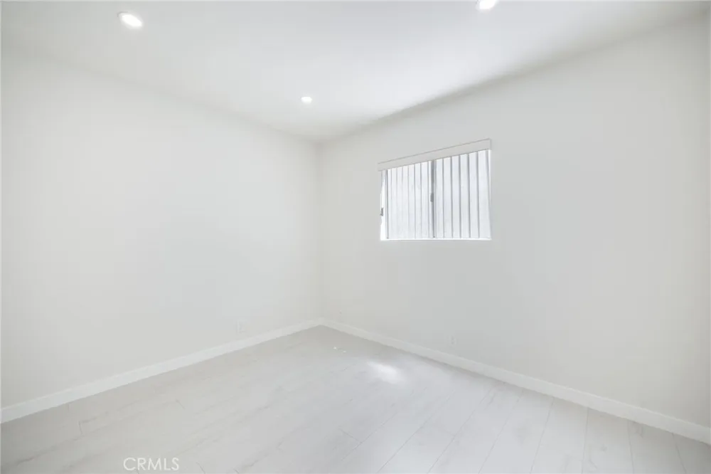 333 Riverdale Drive #14 Glendale, CA 91204