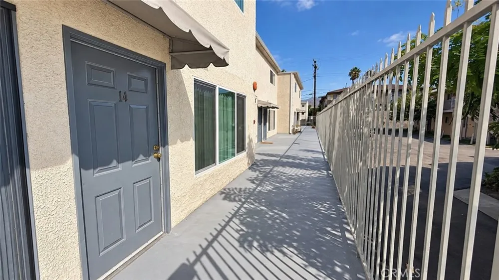 333 Riverdale Drive #14 Glendale, CA 91204