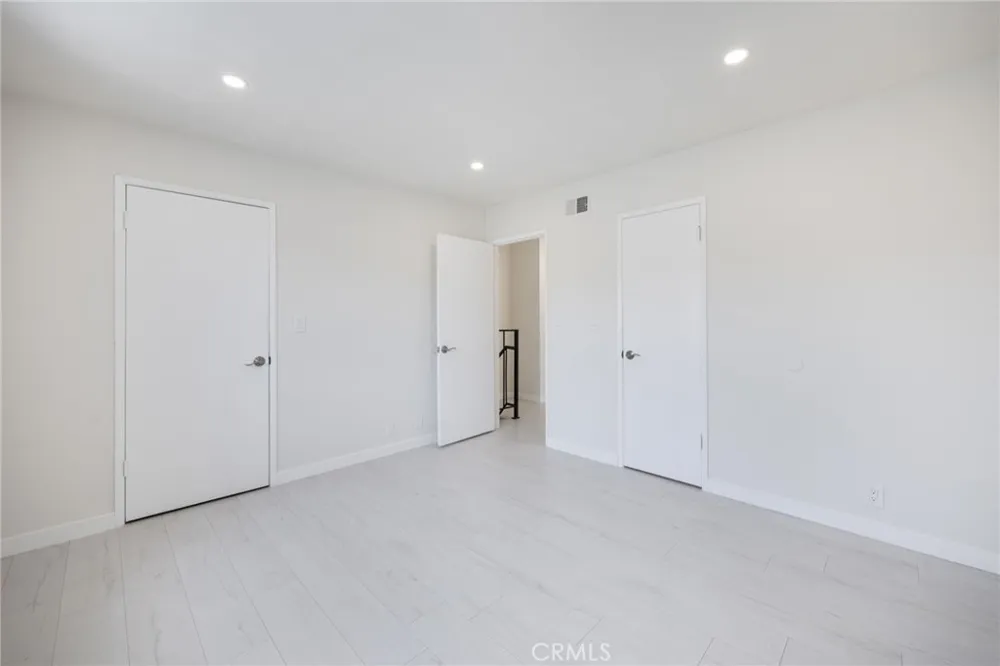 333 Riverdale Drive #14 Glendale, CA 91204