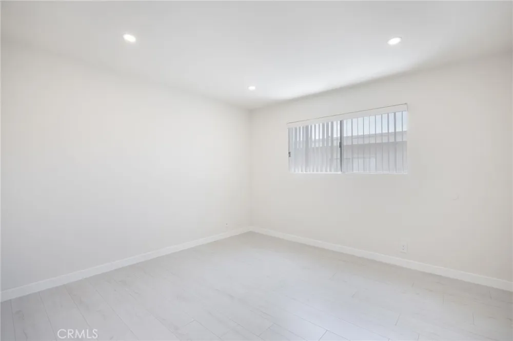 333 Riverdale Drive #14 Glendale, CA 91204