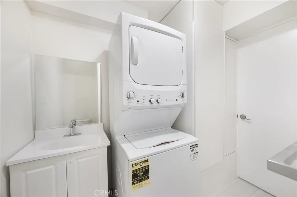 333 Riverdale Drive #14 Glendale, CA 91204