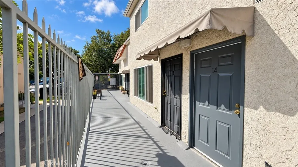 333 Riverdale Drive #14 Glendale, CA 91204