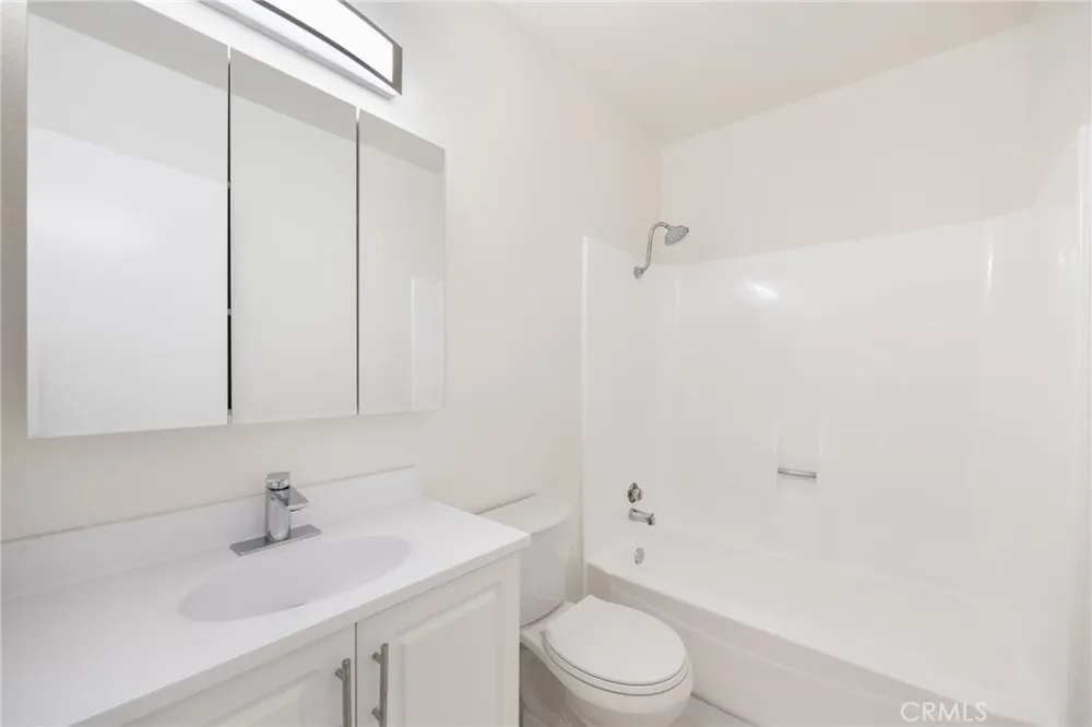 333 Riverdale Drive #14 Glendale, CA 91204