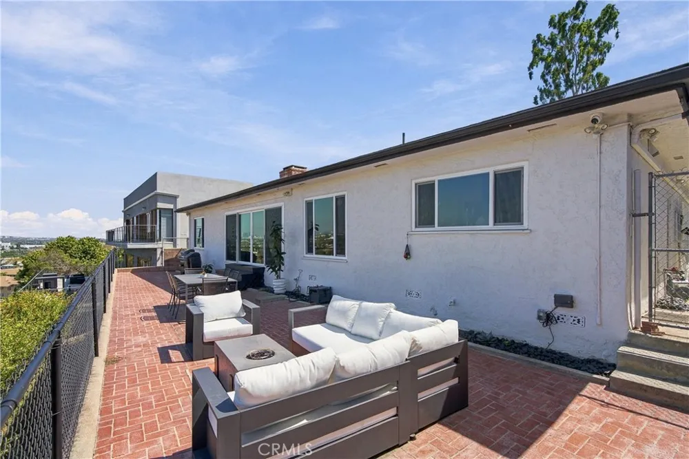 4229 Don Diablo Los Angeles, CA 90008