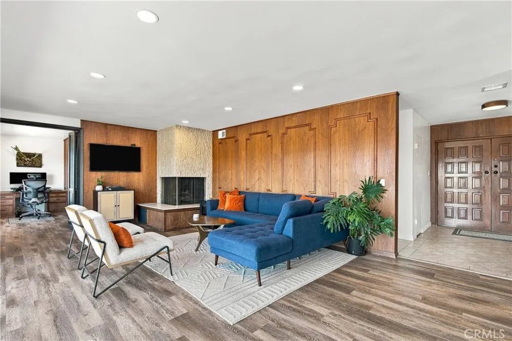 4229 Don Diablo Los Angeles, CA 90008