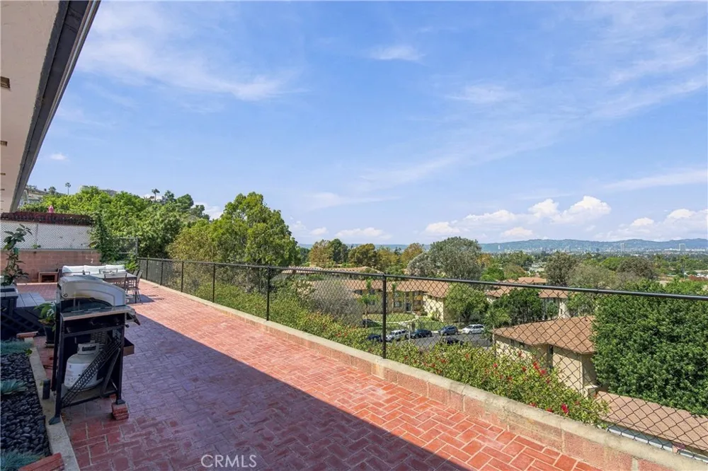 4229 Don Diablo Los Angeles, CA 90008