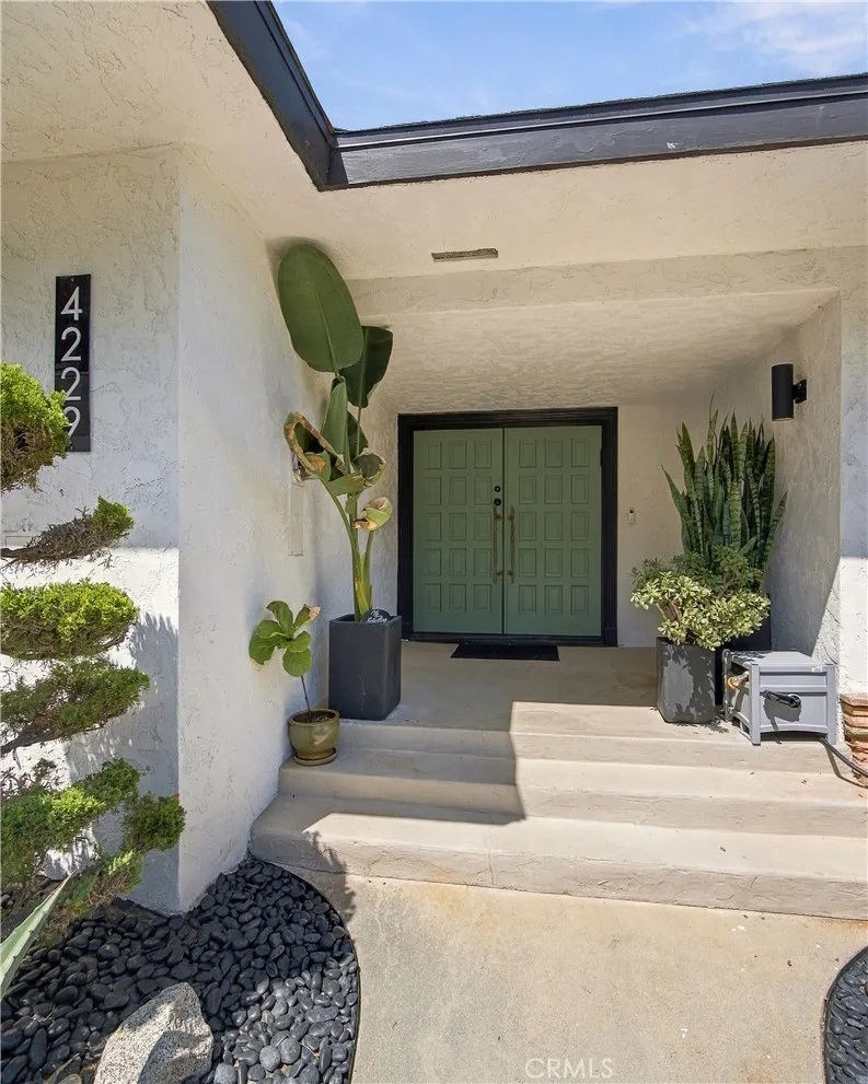 4229 Don Diablo Los Angeles, CA 90008