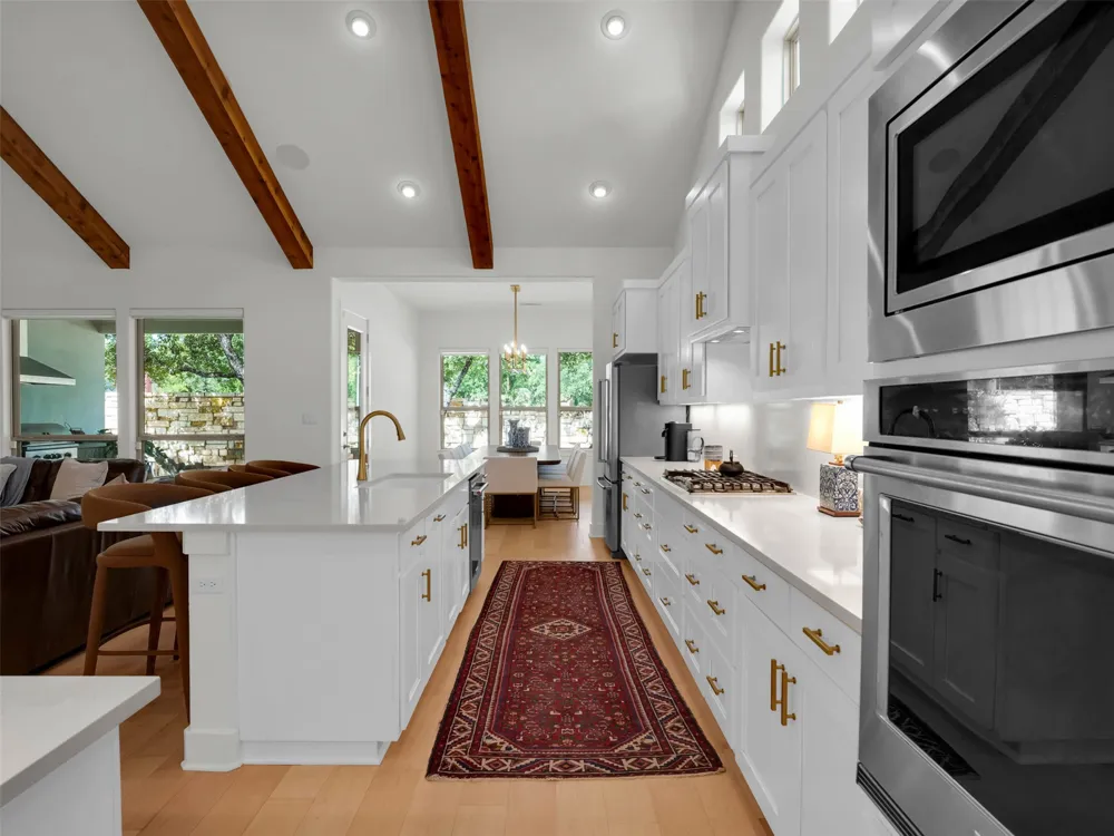 960 Indian Hawthorne Drive #V Georgetown, TX 78628