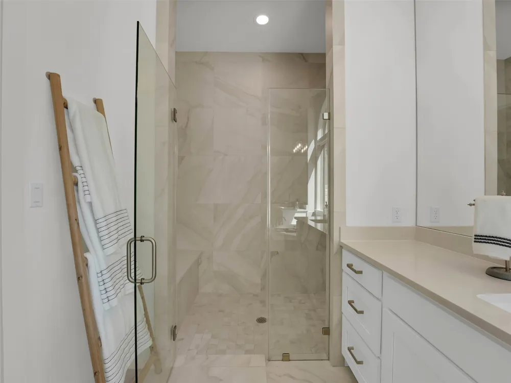 960 Indian Hawthorne Drive #V Georgetown, TX 78628
