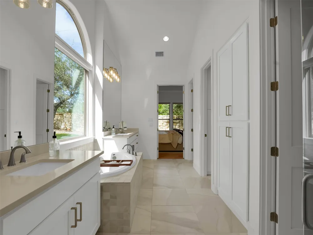 960 Indian Hawthorne Drive #V Georgetown, TX 78628