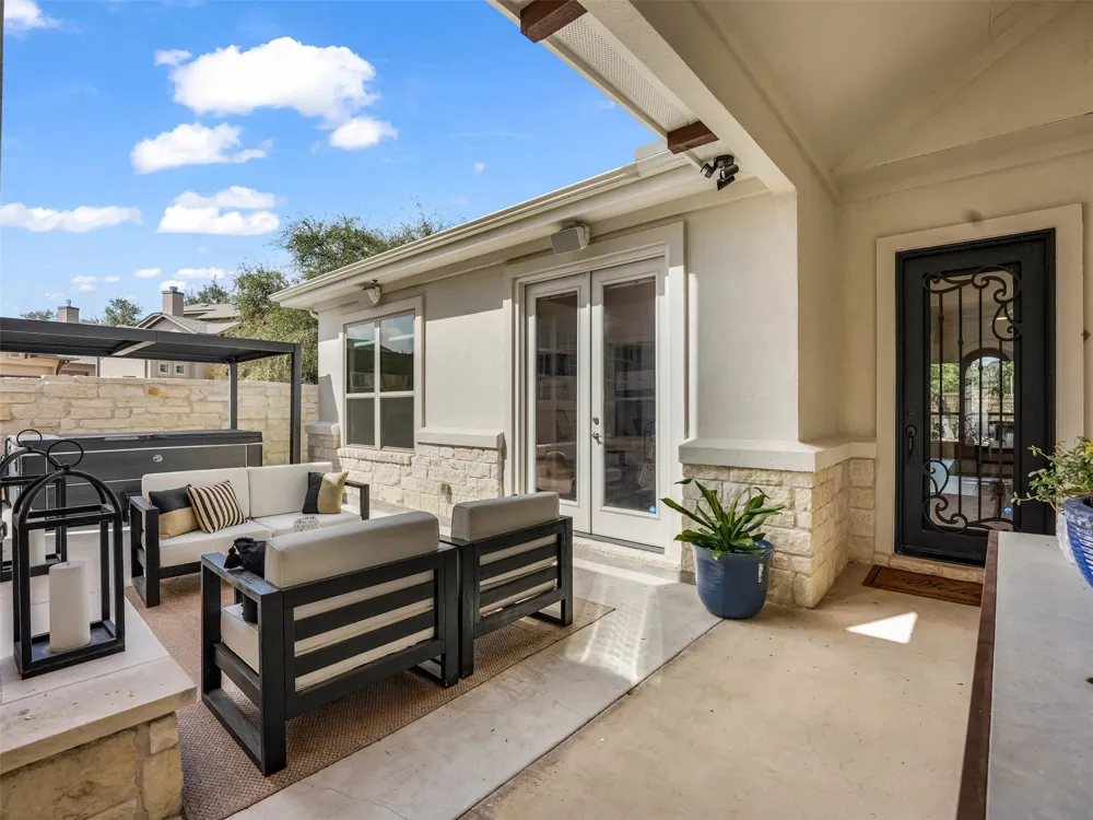 960 Indian Hawthorne Drive #V Georgetown, TX 78628
