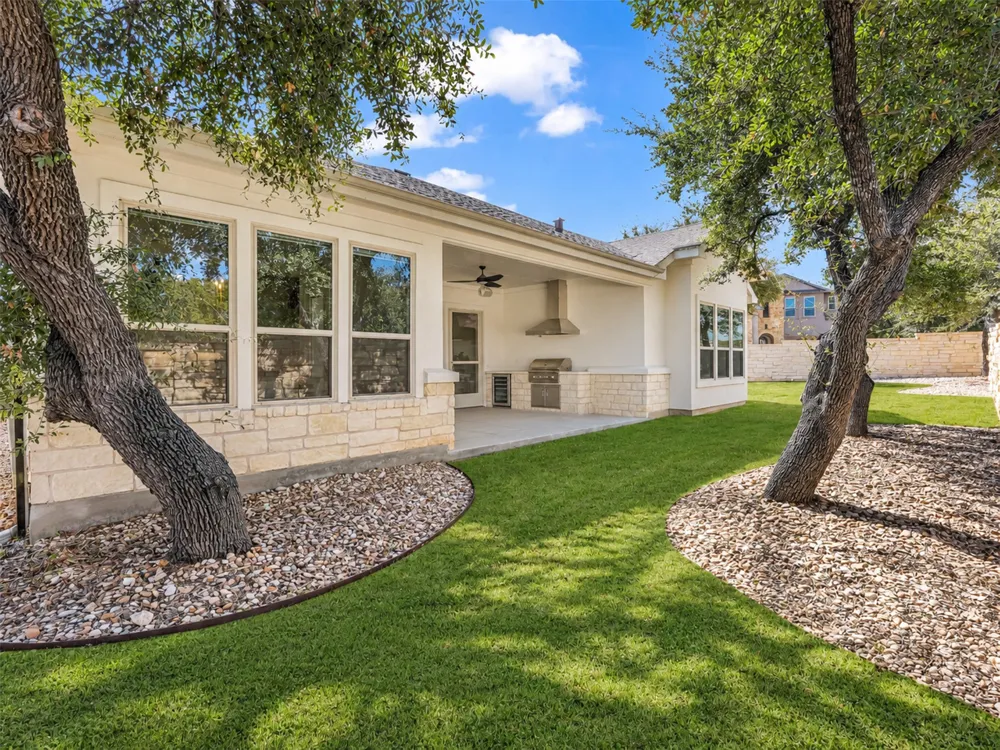 960 Indian Hawthorne Drive #V Georgetown, TX 78628