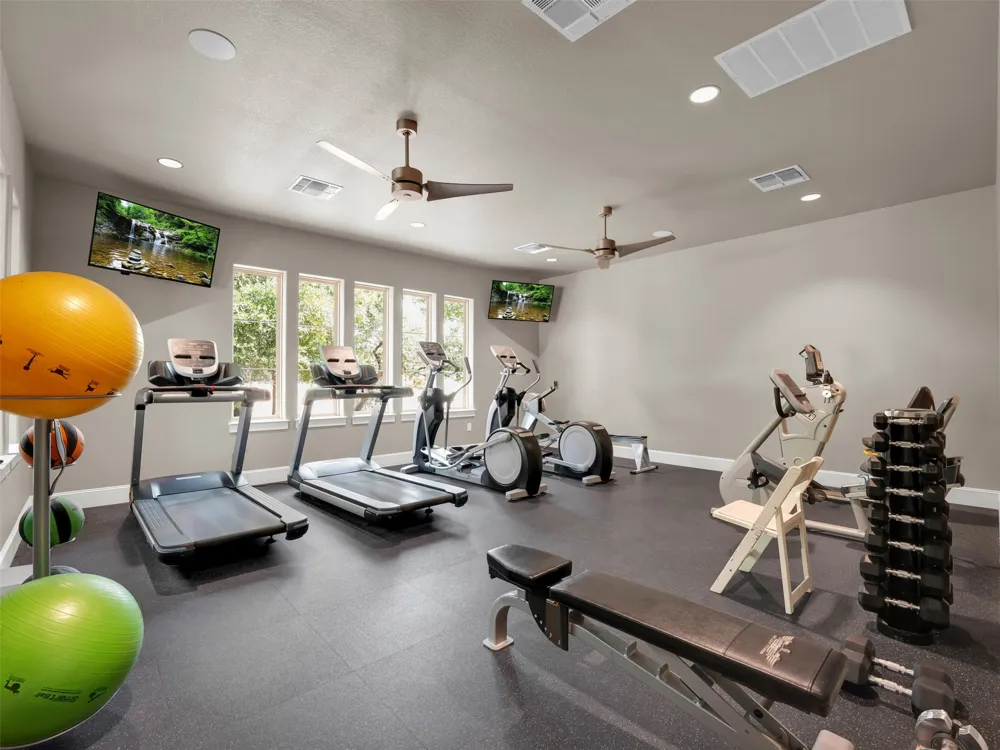 960 Indian Hawthorne Drive #V Georgetown, TX 78628