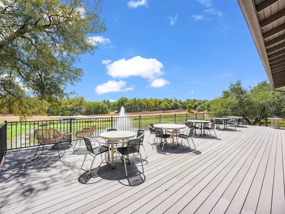 960 Indian Hawthorne Drive #V Georgetown, TX 78628
