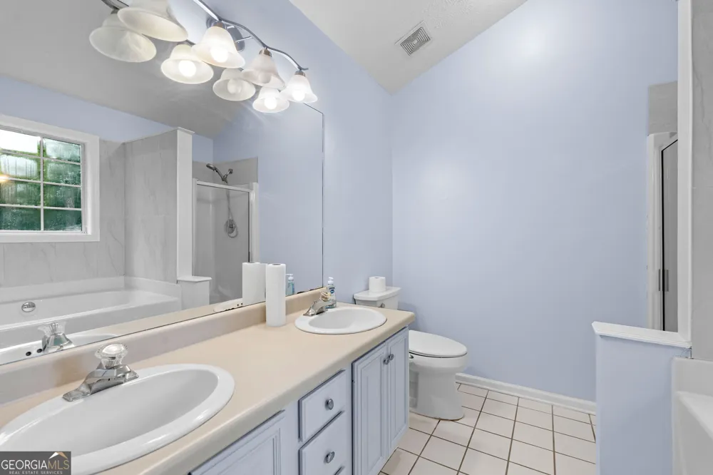 205 Foxdale CT LaGrange, GA 30240