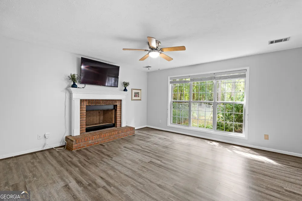 205 Foxdale CT LaGrange, GA 30240