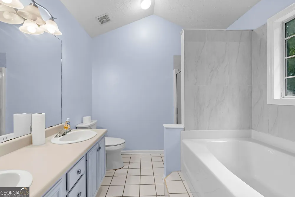205 Foxdale CT LaGrange, GA 30240