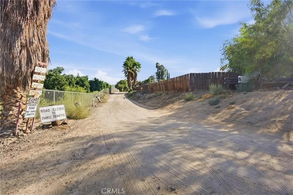 43233 Whittier Hemet, CA 92544