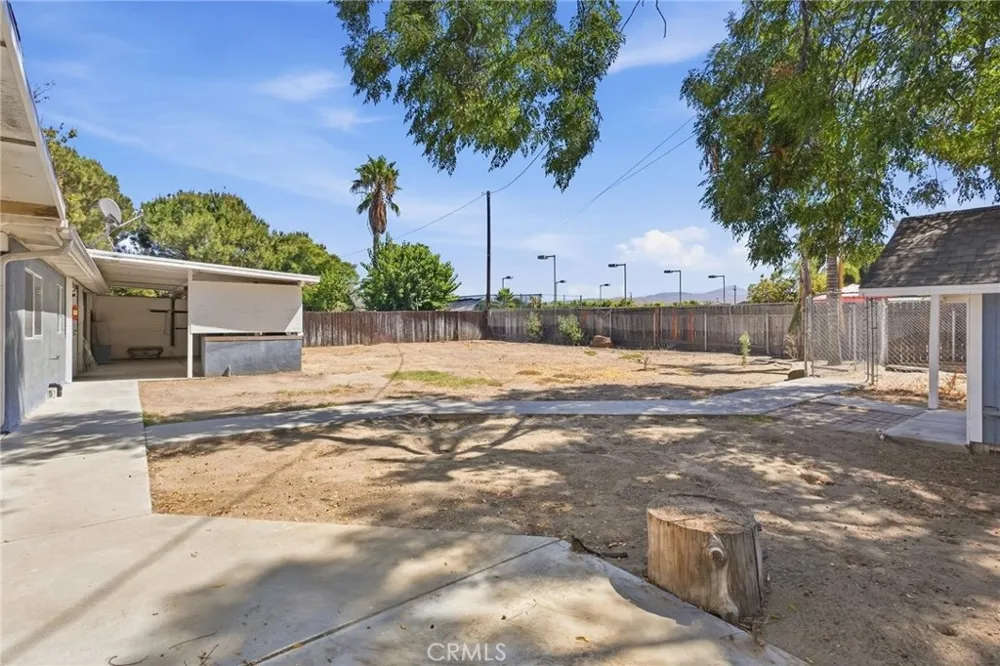 43233 Whittier Hemet, CA 92544