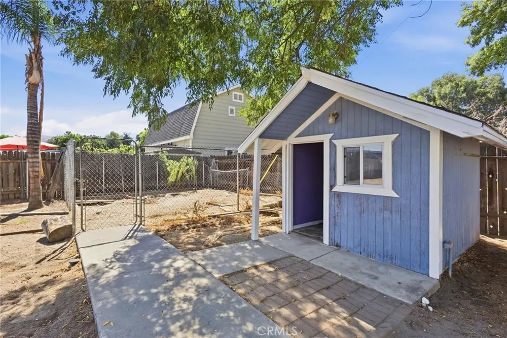 43233 Whittier Hemet, CA 92544