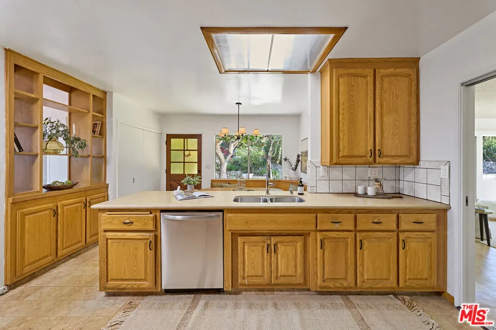 26554 Basswood Avenue Rancho Palos Verdes, CA 90275
