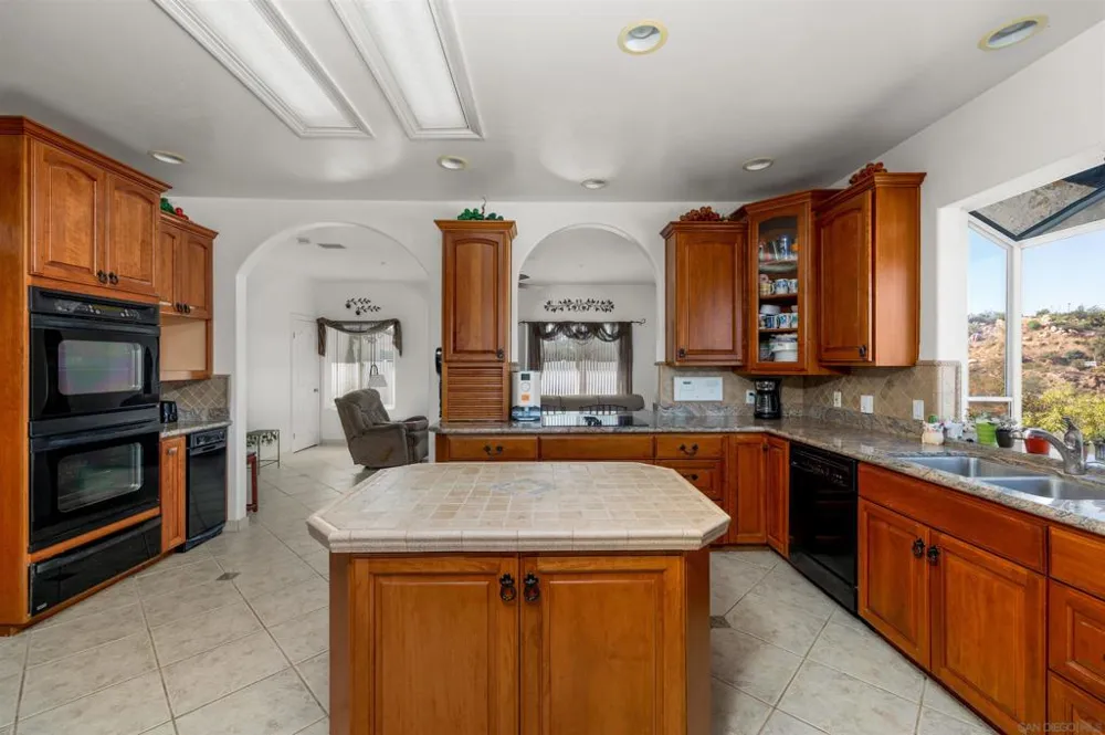 475 Canyon Rim El Cajon, CA 92021
