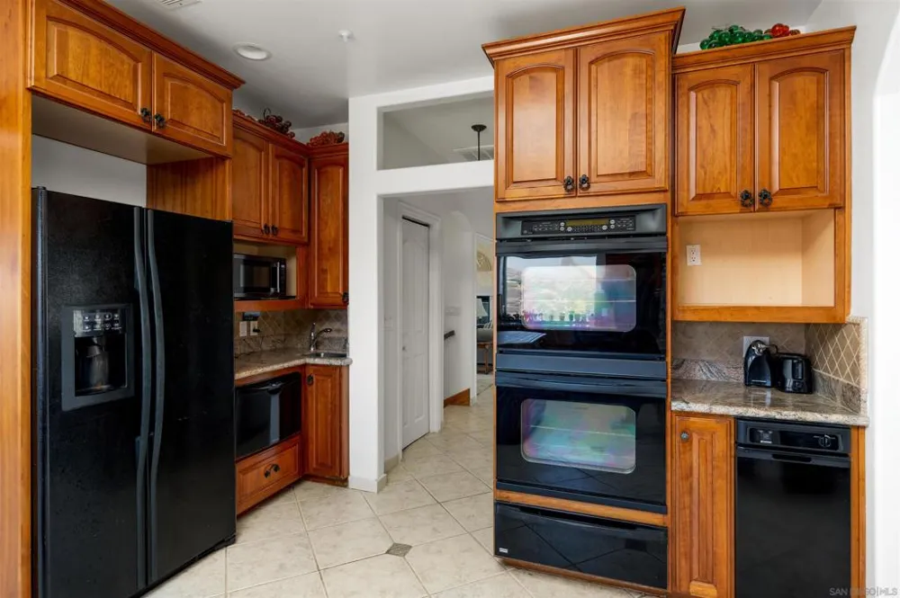475 Canyon Rim El Cajon, CA 92021