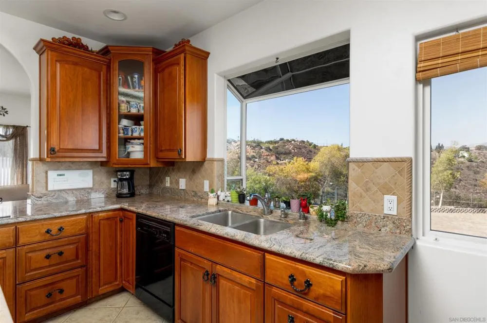 475 Canyon Rim El Cajon, CA 92021