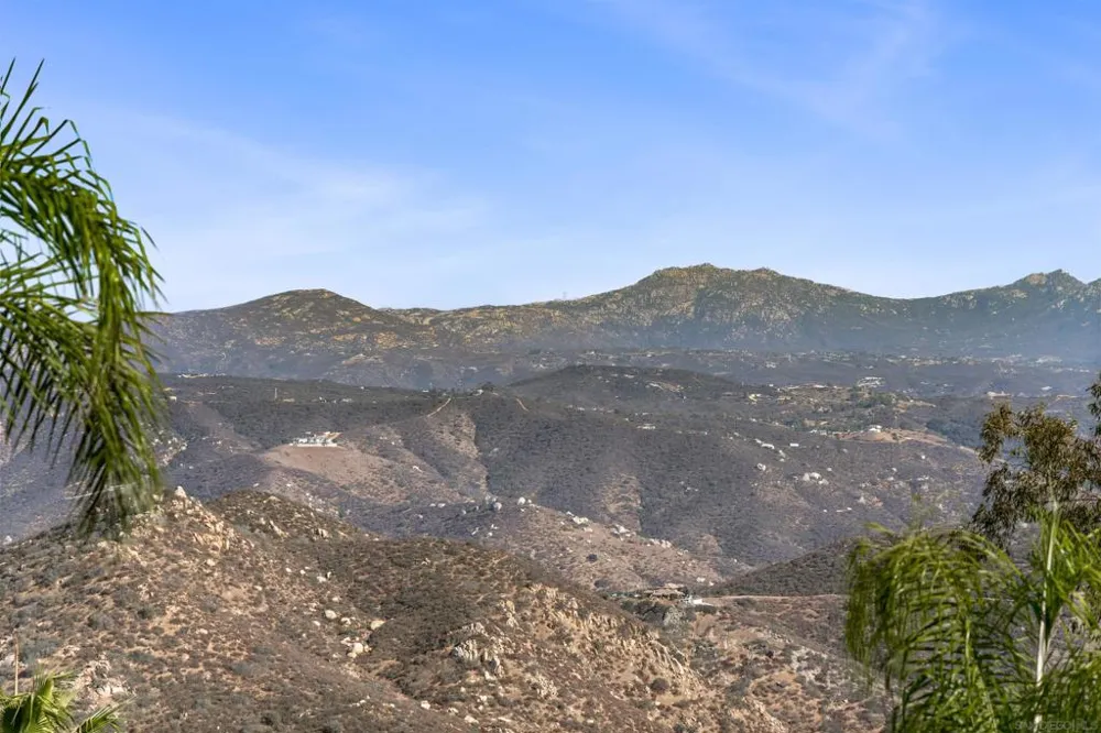 475 Canyon Rim El Cajon, CA 92021