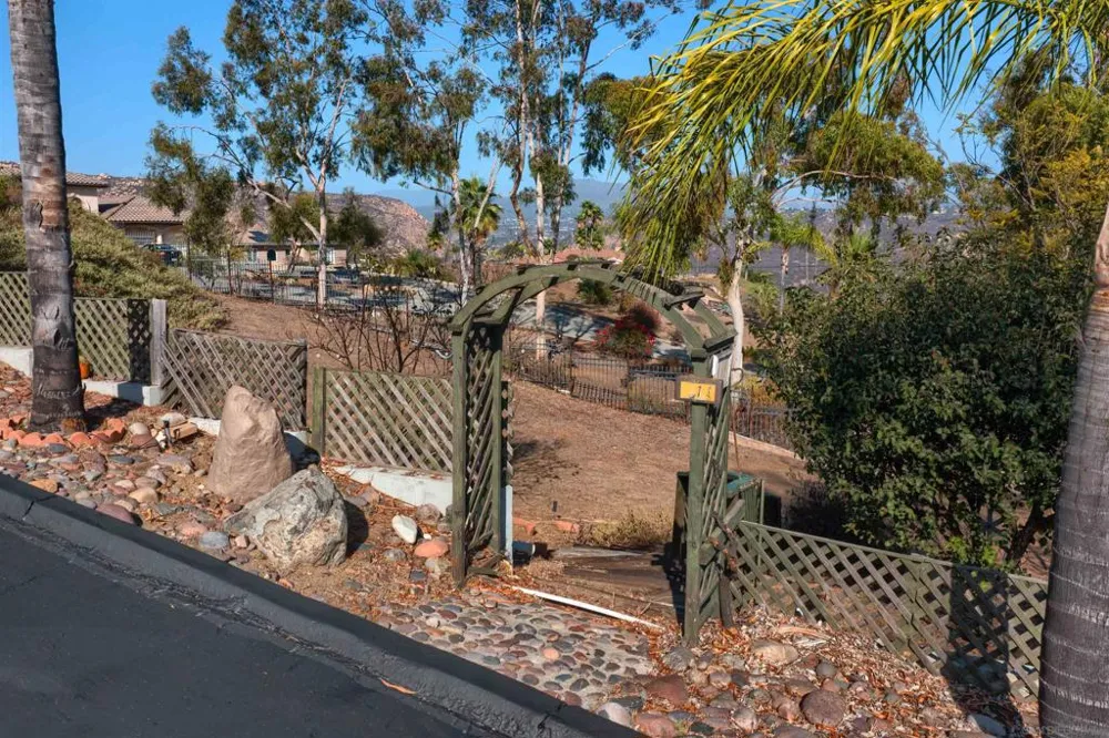 475 Canyon Rim El Cajon, CA 92021