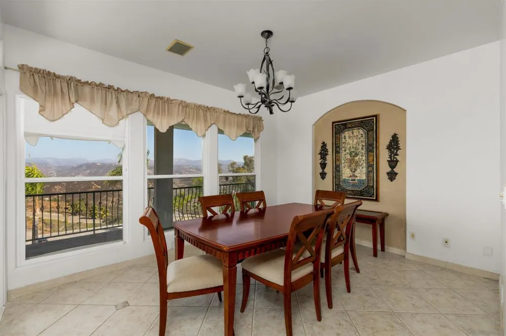 475 Canyon Rim El Cajon, CA 92021