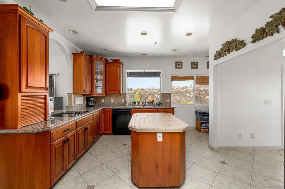 475 Canyon Rim El Cajon, CA 92021