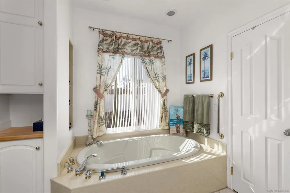 475 Canyon Rim El Cajon, CA 92021