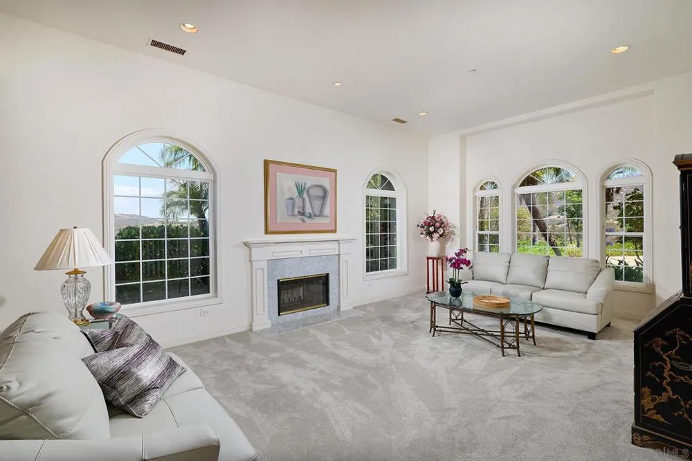 18151 Old Coach Rd Poway, CA 92064