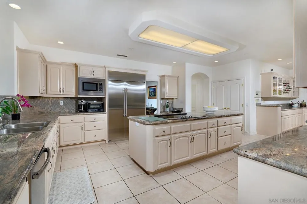 18151 Old Coach Rd Poway, CA 92064