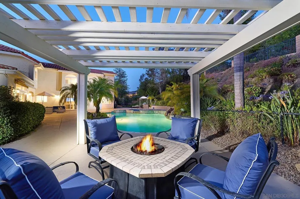 18151 Old Coach Rd Poway, CA 92064